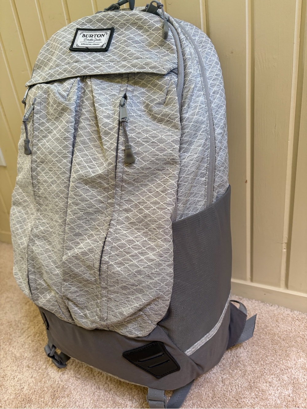 BURTON Backpack – Excellent Condition - Picture 2 of 12